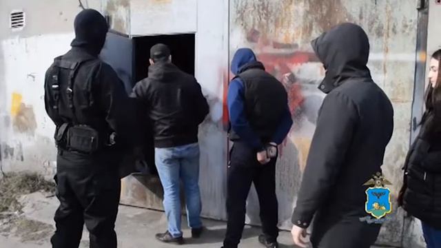 Правоохранители задержали старооскольца, подозреваемого в вымогательстве смотреть онлайн