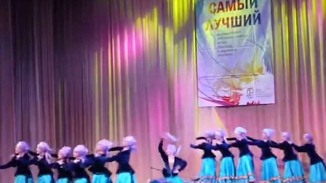 "Гусеница" Народно-сценический Кубанско-казачий танец смотреть онлайн
