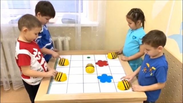 Занятия с лого-роботом "Пчёлка" смотреть онлайн