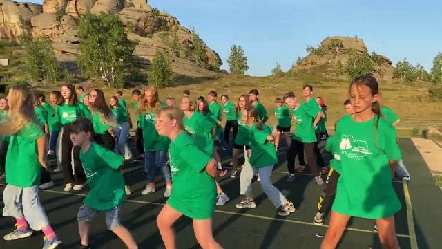 Флешмоб Mozgi - Вертолёт | Зелёные колокола 2023 смотреть онлайн