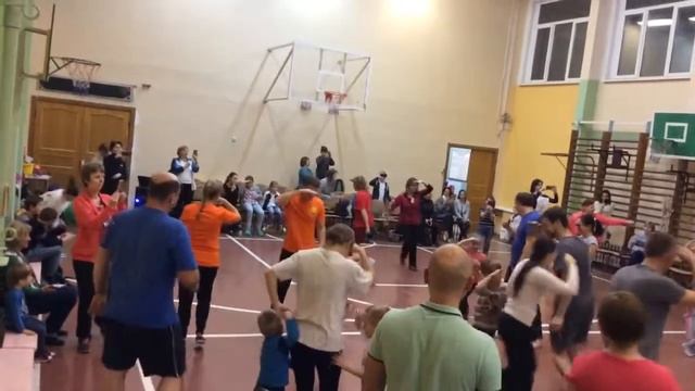 Весёлый танец для детей и их родителей!!! смотреть онлайн