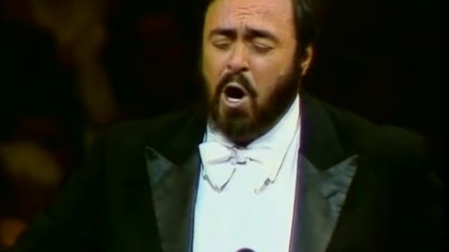 Luciano Pavarotti - Mozart. Cosi fan tutte. Un Aura Amorosa. смотреть онлайн