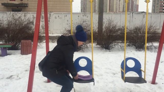 Гуляем ВЕСЕЛО зимой с годовасиком (1-2г) | Зимние игры| Помощники на прогулке зимой| -Advanced Momm смотреть онлайн