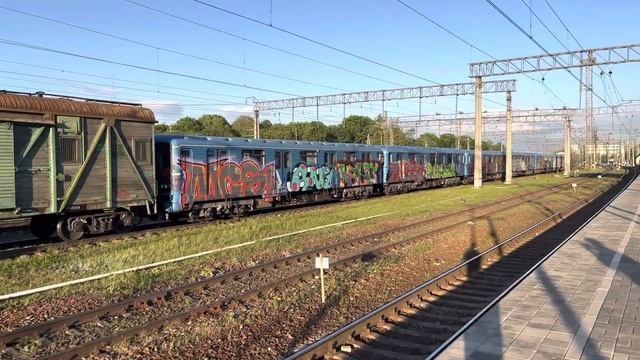 «Гости из Самары!» Электропоезд 81-717/714 из Самарского метрополитена ожидает отправки на КВР смотреть онлайн