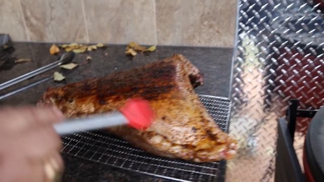 Kamado Joe : Бараньи рёбра / Lamb ribs смотреть онлайн