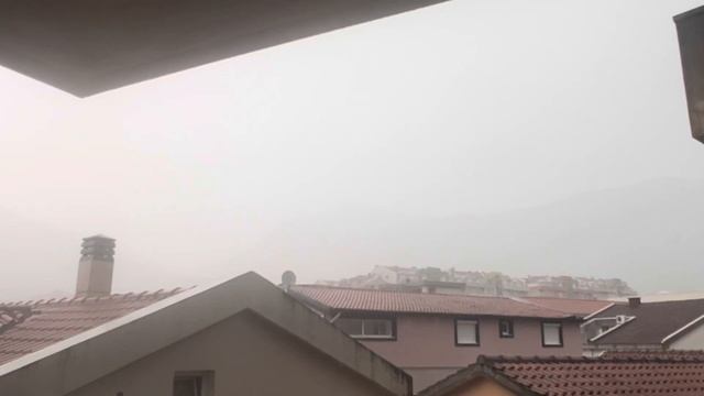 Успокаивающий шум дождя и грозы в горах. Летняя гроза в июле. смотреть онлайн