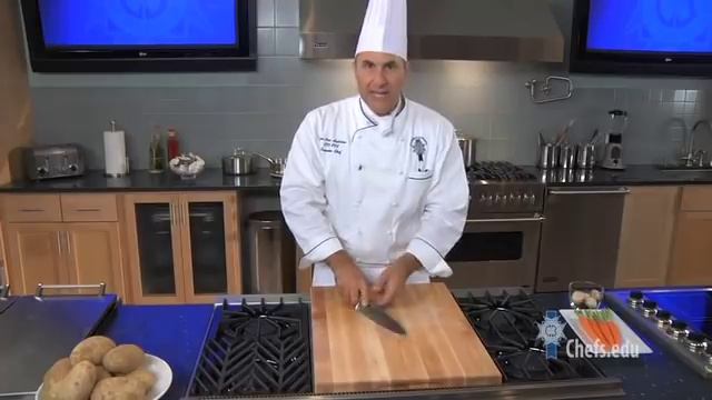 How to Hold a Knife - Properly Using a Chef's Knife смотреть онлайн