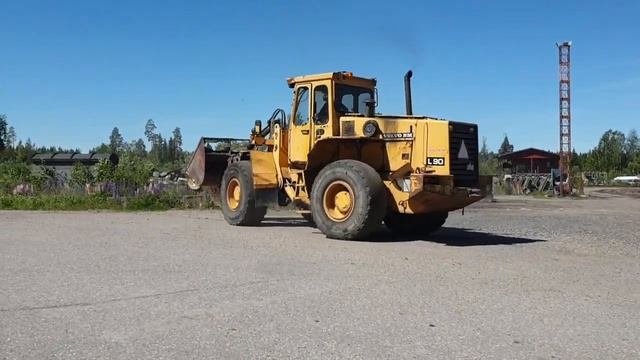 Köp Hjullastare Volvo L90 Resevdelsobjekt смотреть онлайн