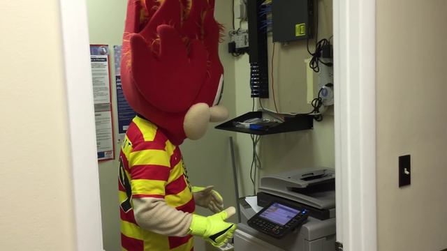 HotShot At The Office смотреть онлайн