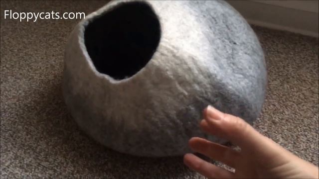 Wool Cat Cave: Kittycentric Cozy Cat Cave Bed Product Review Video - Floppycats смотреть онлайн
