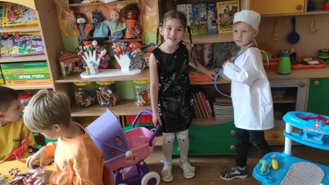 Мы вас поздравляем, дорогие наши учителя! ДЦРР 98 г  Гродно