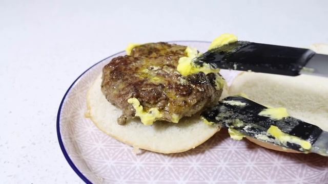 How To Make A McDonald's Cheeseburger