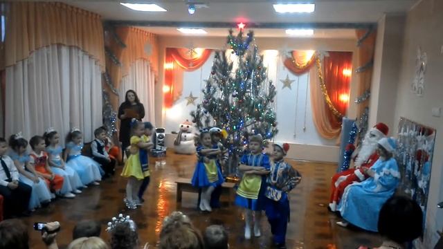 Танец балалайки. Детский сад✓10 Оренбург. 7 группа. 2017 год смотреть онлайн