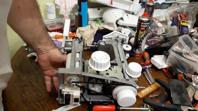 Singer Nähmaschine - Modell 8280 - Stichlängenwählscheibe klemmt смотреть онлайн