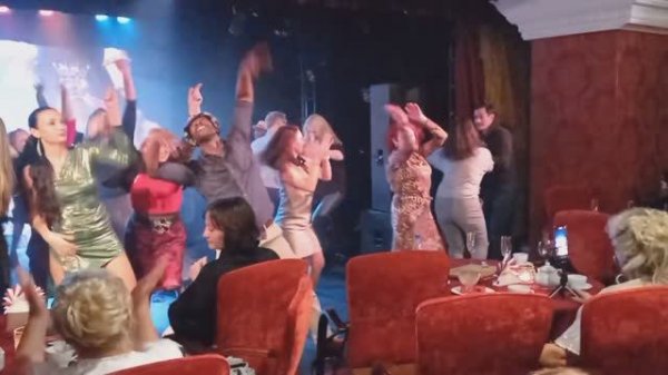 Сarnaval исполняет Сuban Band