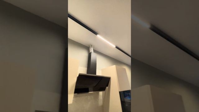 Натяжной потолок с накладным треком смотреть онлайн