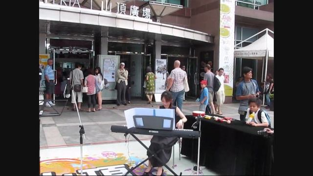 Connie Luk plays Gershwin's Swanee (excerpt) смотреть онлайн