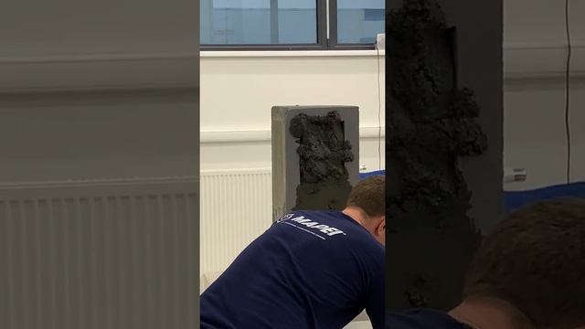 Нанесение быстротвердеющий смеси Mapegrout Fast-Set R4