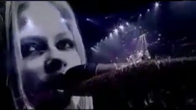 Avril Lavigne Forgot the Letter of Take me Away смотреть онлайн
