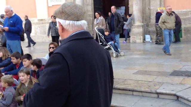 песня для настроения У Собора святой девственницы смотреть онлайн