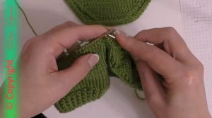 #130. Зелёный гномик.  Чепчик спицами для новорожденного.