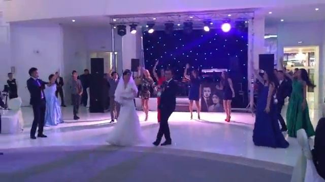 Свадебный флешмоб. Аслан и Айзада. 21.11.15 смотреть онлайн