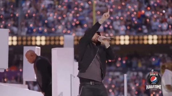 Dr  Dre, Snoop Dogg, Eminem, 50 Cent в перерыве матча- финала Национальной футбольной лиги США