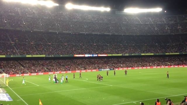 Месси бьёт штрафной смотреть онлайн