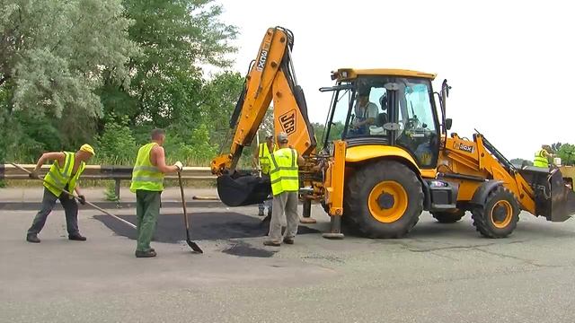Никопольский завод ферросплавов проводит ямочный ремонт дорог смотреть онлайн