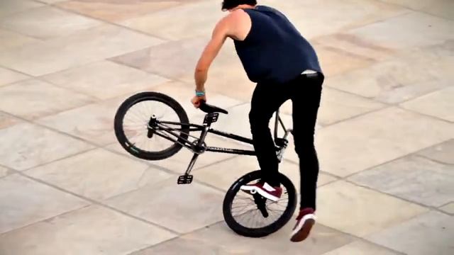 Экстрим выкрутасы на BMX смотреть онлайн