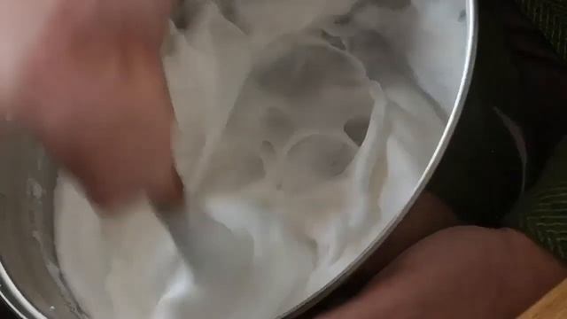 БЕЛКОВЫЙ КРЕМ ДЛЯ КОРЗИНОЧЕК, ТОРТОВ, ТРУБОЧЕК ( ЗАВАРНОЙ). ПРОСТОЙ РЕЦЕПТ БЕЛКОВОГО КРЕМА. меренга смотреть онлайн