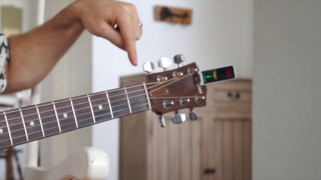 How to Use a Guitar Tuner смотреть онлайн