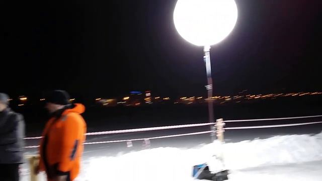 СЛУЖБА в Крещение на проруби в Кировской пойме Москва реки 18 01 2016 смотреть онлайн