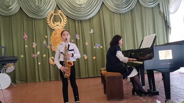 Нога Арина 11лет-Э. Григ " Вальс" смотреть онлайн