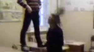 Школьницы веселятся