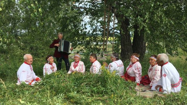 Народный ансамбль "Зоренька"-Короткие воспоминания смотреть онлайн