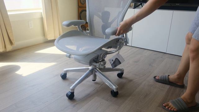 2022 Herman Miller Aeron Remastered Unboxing & Review