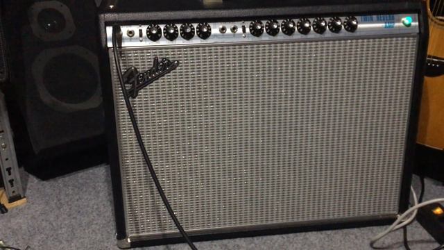 Fender Twin Reverb 68 Custom смотреть онлайн