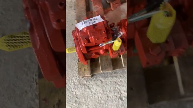 Гидравлический насос на экскаватор Hyundai смотреть онлайн