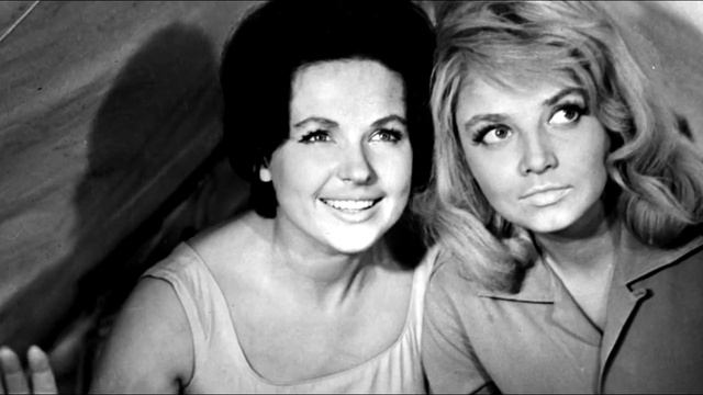 Далекая от экранного образа! Личная жизнь актрисы Натальи Кустинской смотреть онлайн