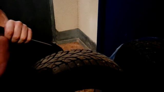 Легкий способ расшиповать зимнюю резину