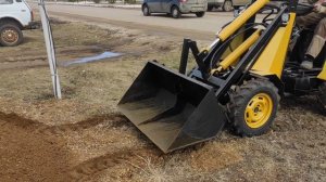 Мини погрузчик на гидроприводе.