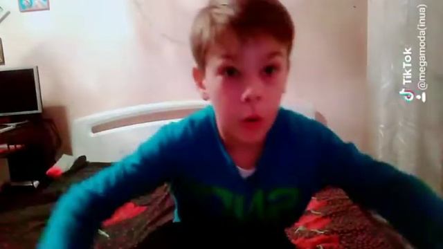 Сальто на кровати