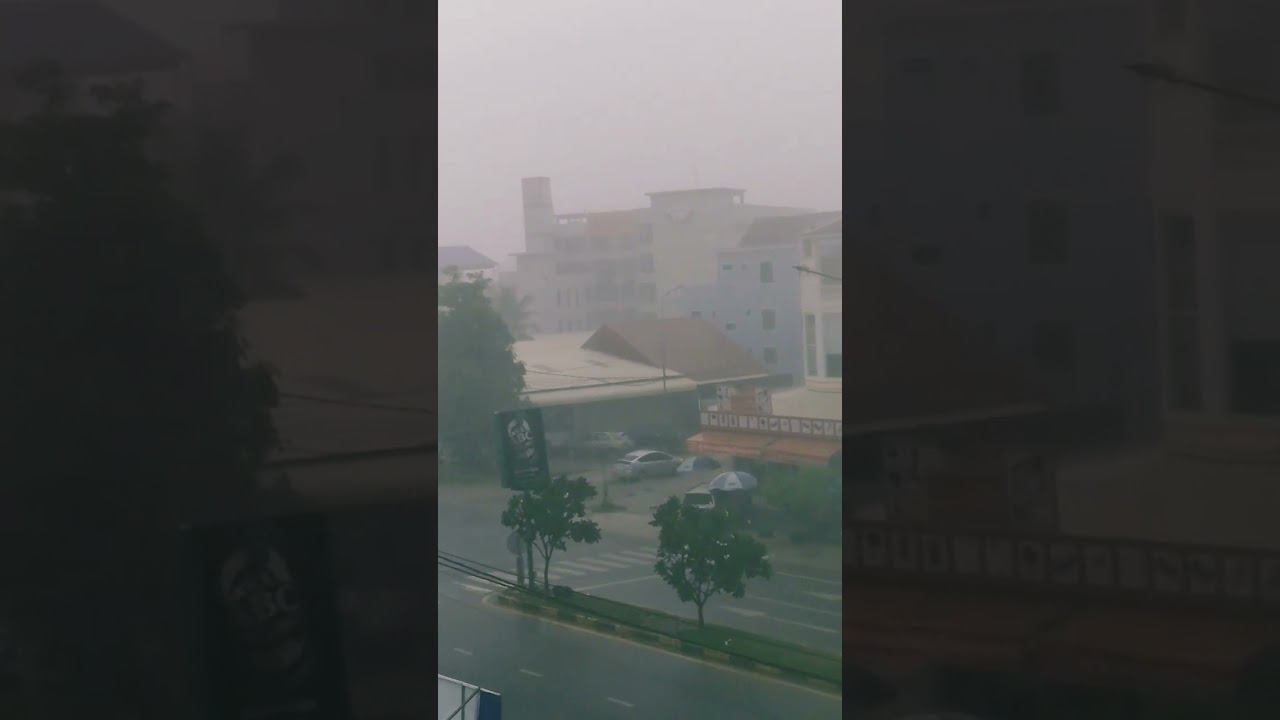 Ливень. У нас сезон дождей #камбоджа смотреть онлайн