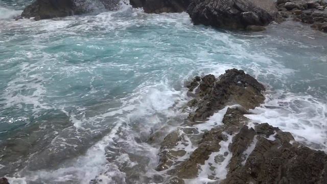 Montenegro's rocks. The Island of St. Nilolay. Черногория. Остров Святого Николая. смотреть онлайн