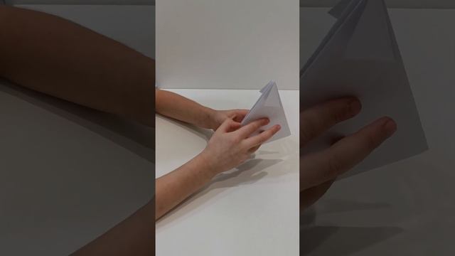 Бумажный кораблик руками ребёнка смотреть онлайн