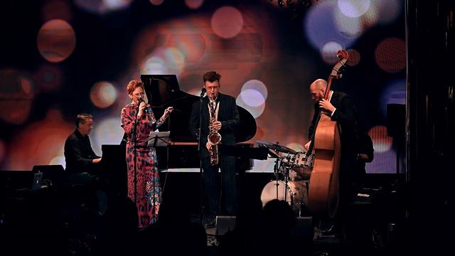 Квартет Jazzy Jazz feat Елена Забарская - Jazz Promo Lounge смотреть онлайн