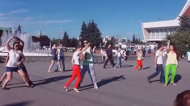 Kizomba flashmob Omsk summer 2014 смотреть онлайн