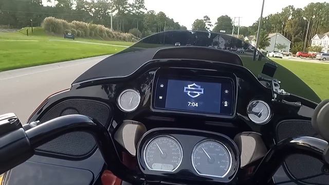 This Is How A Harley Should Sound! смотреть онлайн