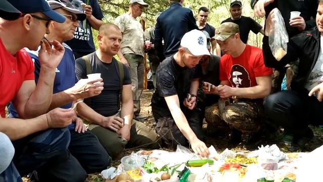 Памятник трём семьям. 5 мая 2019. Патриотический велопробег. Восстановление и обустройство смотреть онлайн